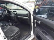 ✅ 2014 Kia Sorento SX Limited • VIN: 5XYKW4A75EG444230 • Lot: 42540409. Wystawiony na IAAI z przebiegiem 134 339 mil. Bezpłatny archiwum sprzedaży aukcyjnych z USA i szczegółowy raport historii pojazdu na DreamBid. Zdjęcie 5.