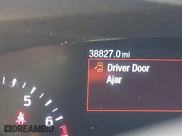 ✅ 2020 Ford Police Interceptor Utility • VIN: 1FM5K8AB5LGA55727 • Lot: 40877399. Wystawiony na IAAI z przebiegiem 38 827 mil. Bezpłatny archiwum sprzedaży aukcyjnych z USA i szczegółowy raport historii pojazdu na DreamBid. Zdjęcie 16.