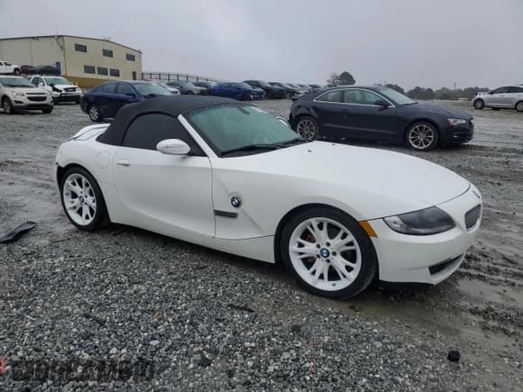 ✅ 2008 BMW Z4 3.0i • VIN: 4USBU335X8LW74747 • Лот: 82783865. Опубликован ранее на Copart с пробегом 106 161 миль. Бесплатный доступ к архиву аукционных продаж из США и подробный отчёт об истории автомобиля на DreamBid. Изображение 4.