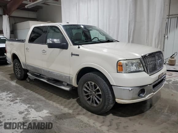 ✅ 2008 Lincoln Mark LT • VIN: 5LTPW18588FJ03336 • Лот: 82602925. Опубликован ранее на Copart с пробегом 176 472 миль. Бесплатный доступ к архиву аукционных продаж из США и подробный отчёт об истории автомобиля на DreamBid. Изображение 4.