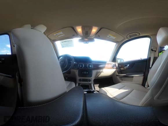 ✅ 2014 Mercedes-Benz GLK 350 • VIN: WDCGG5HB1EG239952 • Lot: 43410816. Listed on IAAI with 82,881 mi. Free auction sales archive from the USA and detailed vehicle history report at DreamBid. Image 19.