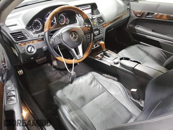 ✅ 2013 Mercedes-Benz E 350 • VIN: WDDKK5KF4DF202818 • Lot: 84813925. Wystawiony na Copart z przebiegiem 77 130 mil. Bezpłatny archiwum sprzedaży aukcyjnych z USA i szczegółowy raport historii pojazdu na DreamBid. Zdjęcie 8.