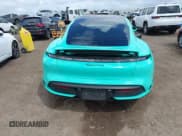✅ 2022 Porsche Taycan 4S • VIN: WP0AB2Y12NSA45396 • Lot: 41946433. Wystawiony na IAAI z przebiegiem 9 389 mil. Bezpłatny archiwum sprzedaży aukcyjnych z USA i szczegółowy raport historii pojazdu na DreamBid. Zdjęcie 17.