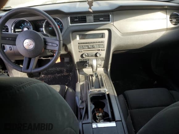 ✅ 2010 Ford Mustang V6 • VIN: 1ZVBP8AN9A5130471 • Lot: 90840455. Listed on Copart with 162,423 mi. Free auction sales archive from the USA and detailed vehicle history report at DreamBid. Image 8.