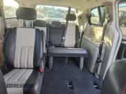 ✅ 2010 Chrysler Town & Country Touring Plus • VIN: 2A4RR8DX6AR320878 • Lot: 89564995. Wystawiony na Copart z przebiegiem 153 625 mil. Bezpłatny archiwum sprzedaży aukcyjnych z USA i szczegółowy raport historii pojazdu na DreamBid. Zdjęcie 10.