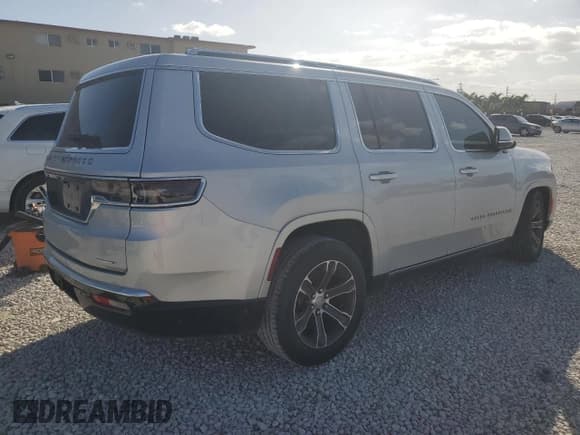 ✅ 2022 Jeep Grand Wagoneer Series I • VIN: 1C4SJVEJ6NS111796 • Лот: 41932684. Опубликован ранее на Copart с пробегом Не указан. Бесплатный доступ к архиву аукционных продаж из США и подробный отчёт об истории автомобиля на DreamBid. Изображение 3.