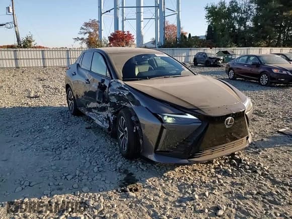 ✅ 2023 Lexus RZ 450e Premium • VIN: JTJAAAAB0PA020676 • Lot: 77093564. Wystawiony na Copart z przebiegiem 10 344 mil. Bezpłatny archiwum sprzedaży aukcyjnych z USA i szczegółowy raport historii pojazdu na DreamBid. Zdjęcie 11.