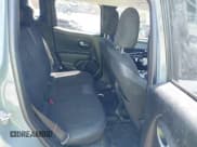 ✅ 2018 Jeep Renegade Altitude • VIN: ZACCJABB6JPH99941 • Lot: 42075982. Wystawiony na IAAI z przebiegiem 76 104 mil. Bezpłatny archiwum sprzedaży aukcyjnych z USA i szczegółowy raport historii pojazdu na DreamBid. Zdjęcie 8.