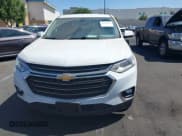✅ 2018 Chevrolet Traverse LT Cloth • VIN: 1GNERGKW2JJ165735 • Lot: 43156155. Wystawiony na IAAI z przebiegiem 96 583 mil. Bezpłatny archiwum sprzedaży aukcyjnych z USA i szczegółowy raport historii pojazdu na DreamBid. Zdjęcie 13.