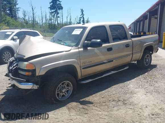 ✅ 2004 GMC Sierra 2500HD • VIN: 1GTHK23124F138414 • Lot: 42367150. Listed on IAAI with 261,121 mi. Free auction sales archive from the USA and detailed vehicle history report at DreamBid. Image 17.