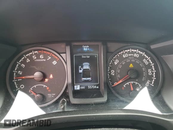 ✅ 2022 Toyota Tacoma SR • VIN: 3TYRX5GN6NT061010 • Lot: 59031405. Wystawiony na Copart z przebiegiem 55 704 mil. Bezpłatny archiwum sprzedaży aukcyjnych z USA i szczegółowy raport historii pojazdu na DreamBid. Zdjęcie 9.