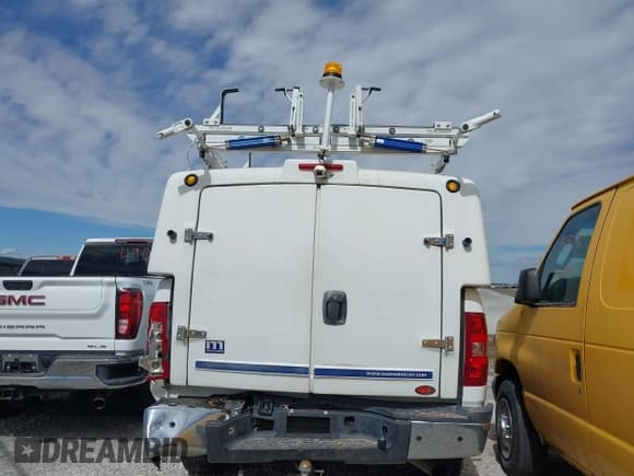 ✅ 2011 Chevrolet Silverado 2500HD Work Truck • VIN: 1GC0CVCG2BF245251 • Lot: 41576200. Wystawiony na IAAI z przebiegiem 111 017 mil. Bezpłatny archiwum sprzedaży aukcyjnych z USA i szczegółowy raport historii pojazdu na DreamBid. Zdjęcie 16.