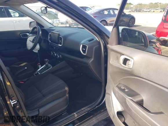 ✅ 2024 Hyundai Venue SEL • VIN: KMHRC8A35RU317408 • Лот: 43070902. Опубликован ранее на IAAI с пробегом 12 054 миль. Бесплатный доступ к архиву аукционных продаж из США и подробный отчёт об истории автомобиля на DreamBid. Изображение 5.