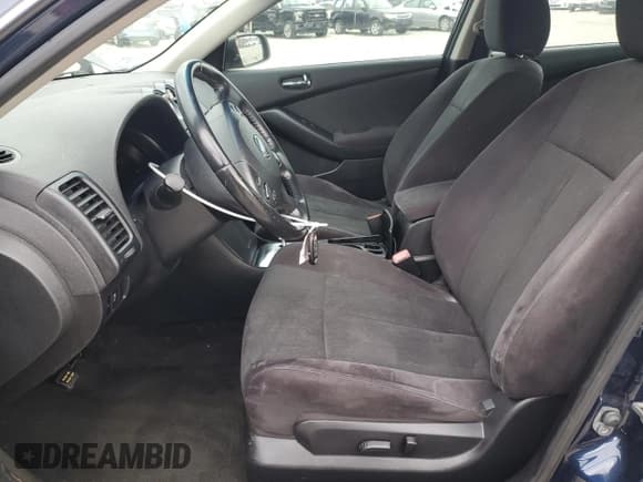 ✅ 2011 Nissan Altima SR • VIN: 1N4BL2AP9BC172929 • Lot: 90917445. Listed on Copart with 103,657 mi. Free auction sales archive from the USA and detailed vehicle history report at DreamBid. Image 7.