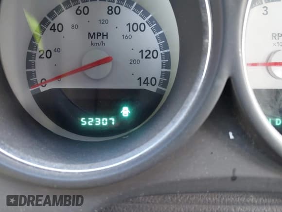 ✅ 2009 Dodge Challenger SE • VIN: 2B3LJ44V29H535445 • Lot: 41674689. Wystawiony na IAAI z przebiegiem 52 307 mil. Bezpłatny archiwum sprzedaży aukcyjnych z USA i szczegółowy raport historii pojazdu na DreamBid. Zdjęcie 7.