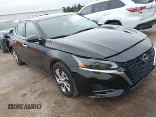 ✅ 2024 Nissan Altima S • VIN: 1N4BL4BVXRN337930 • Lot: 43107944. Wystawiony na IAAI z przebiegiem 40 563 mil. Bezpłatny archiwum sprzedaży aukcyjnych z USA i szczegółowy raport historii pojazdu na DreamBid. Zdjęcie 1.