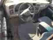 2002 Chevrolet S-10 LS z VIN 1GCCS14W428104099, wystawiony jako Copart lot #74635974 z przebiegiem 255 710 mil mil oraz Szkoda całkowita • Salvage title. Historia ofert i sprzedaży dostępna na DreamBid. Obrazek 8.