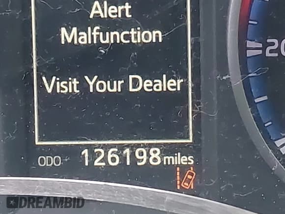 ✅ 2018 Toyota RAV4 XLE • VIN: 2T3RFREV7JW804906 • Lot: 43661481. Wystawiony na IAAI z przebiegiem 126 198 mil. Bezpłatny archiwum sprzedaży aukcyjnych z USA i szczegółowy raport historii pojazdu na DreamBid. Zdjęcie 15.