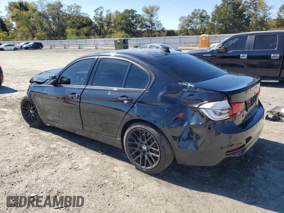 ✅ 2016 BMW 3 Series 328i • VIN: WBA8E9C5XGK647761 • Lot: 86643685. Wystawiony na Copart z przebiegiem 103 559 mil. Bezpłatny archiwum sprzedaży aukcyjnych z USA i szczegółowy raport historii pojazdu na DreamBid. Zdjęcie 2.