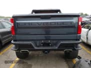 ✅ 2020 Chevrolet Silverado 1500 Custom Trail Boss • VIN: 3GCPYCEFXLG224267 • Lot: 69181793. Wystawiony na Copart z przebiegiem Nie podano. Bezpłatny archiwum sprzedaży aukcyjnych z USA i szczegółowy raport historii pojazdu na DreamBid. Zdjęcie 6.