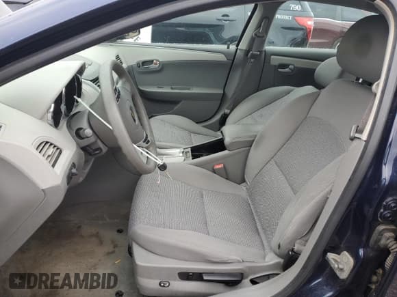 ✅ 2012 Chevrolet Malibu 1LS • VIN: 1G1ZB5E07CF300605 • Lot: 79562934. Wystawiony na Copart z przebiegiem 139 750 mil. Bezpłatny archiwum sprzedaży aukcyjnych z USA i szczegółowy raport historii pojazdu na DreamBid. Zdjęcie 7.