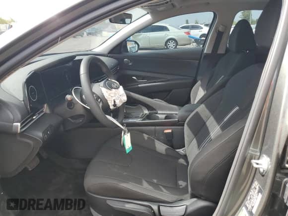 2025 Hyundai Elantra SEL Convenience с VIN KMHLS4DG8SU965251, выставлен на аукционе Copart как лот 63420425 с пробегом 4 363 миль миль и Списание • Salvage title. История ставок и продаж доступна на DreamBid. Изображение 7.