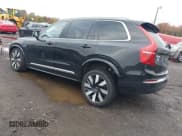 ✅ 2025 Volvo XC90 • VIN: YV4H60JF7S1303761 • Lot: 43584021. Wystawiony na IAAI z przebiegiem 9 510 mil. Bezpłatny archiwum sprzedaży aukcyjnych z USA i szczegółowy raport historii pojazdu na DreamBid. Zdjęcie 3.