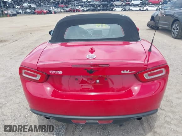 ✅ 2018 FIAT 124 Spider Abarth • VIN: JC1NFAEK2J0140148 • Lot: 42765536. Listed on IAAI with 30,320 mi. Free auction sales archive from the USA and detailed vehicle history report at DreamBid. Image 17.