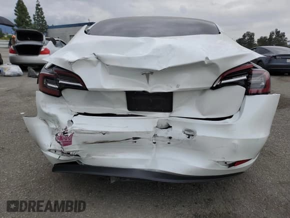 ✅ 2022 Tesla Model 3 • VIN: 5YJ3E1EAXNF153340 • Lot: 93313555. Wystawiony na Copart z przebiegiem 33 005 mil. Bezpłatny archiwum sprzedaży aukcyjnych z USA i szczegółowy raport historii pojazdu na DreamBid. Zdjęcie 6.