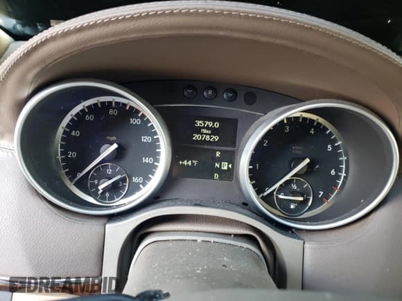 ✅ 2011 Mercedes-Benz GL 450 • VIN: 4JGBF7BE5BA630419 • Лот: 91505925. Опубликован ранее на Copart с пробегом 207 829 миль. Бесплатный доступ к архиву аукционных продаж из США и подробный отчёт об истории автомобиля на DreamBid. Изображение 9.