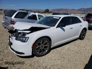 ✅ 2018 Chrysler 300 Touring L • VIN: 2C3CCAAG4JH340453 • Лот: 70739405. Опубликован ранее на Copart с пробегом 65 746 миль. Бесплатный доступ к архиву аукционных продаж из США и подробный отчёт об истории автомобиля на DreamBid. Изображение 1.