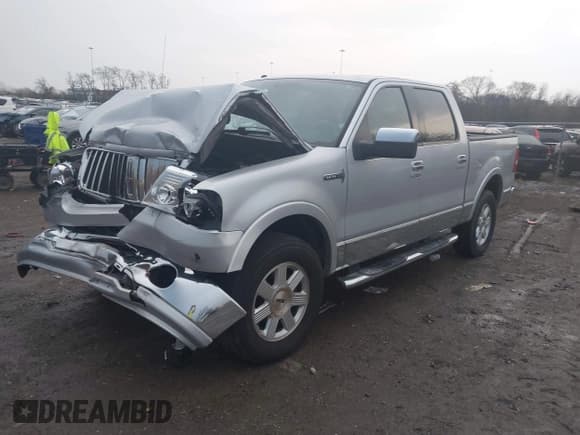 ✅ 2006 Lincoln Mark LT • VIN: 5LTPW18586FJ19694 • Lot: 43745329. Listed on IAAI with 214,817 mi. Free auction sales archive from the USA and detailed vehicle history report at DreamBid. Image 2.