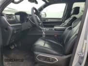 ✅ 2022 Jeep Wagoneer Series I • VIN: 1C4SJVAT2NS217038 • Lot: 62172605. Wystawiony na Copart z przebiegiem 62 514 mil. Bezpłatny archiwum sprzedaży aukcyjnych z USA i szczegółowy raport historii pojazdu na DreamBid. Zdjęcie 7.