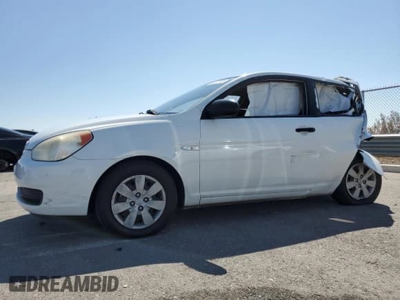 ✅ 2008 Hyundai Accent GS • VIN: KMHCM36CX8U074448 • Лот: 56072785. Опубликован ранее на Copart с пробегом 94 846 миль. Бесплатный доступ к архиву аукционных продаж из США и подробный отчёт об истории автомобиля на DreamBid. Изображение 1.