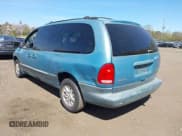 ✅ 1997 Plymouth Voyager SE • VIN: 1P4GP44R3VB408980 • Lot: 42159229. Wystawiony na IAAI z przebiegiem 223 965 mil. Bezpłatny archiwum sprzedaży aukcyjnych z USA i szczegółowy raport historii pojazdu na DreamBid. Zdjęcie 3.