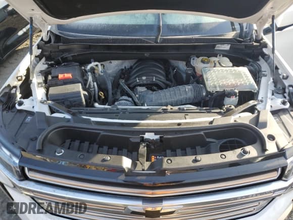 ✅ 2021 Chevrolet Suburban High Country • VIN: 1GNSKGKL8MR318850 • Lot: 83521144. Wystawiony na Copart z przebiegiem 13 495 mil. Bezpłatny archiwum sprzedaży aukcyjnych z USA i szczegółowy raport historii pojazdu na DreamBid. Zdjęcie 12.