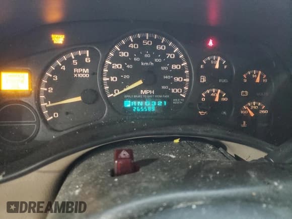 ✅ 2001 GMC Yukon SLT • VIN: 1GKEK13T11J177412 • Lot: 81618555. Wystawiony na Copart z przebiegiem 265 589 mil. Bezpłatny archiwum sprzedaży aukcyjnych z USA i szczegółowy raport historii pojazdu na DreamBid. Zdjęcie 9.