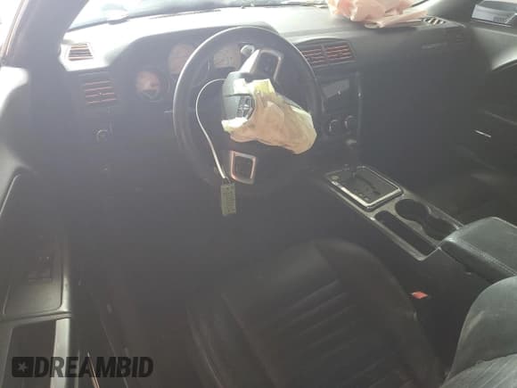 ✅ 2013 Dodge Challenger SXT • VIN: 2C3CDYAG3DH530982 • Lot: 69474205. Listed on Copart with 91,878 mi. Free auction sales archive from the USA and detailed vehicle history report at DreamBid. Image 8.