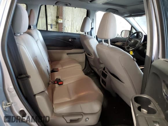 ✅ 2021 Honda Pilot Touring 8-Passenger • VIN: 5FNYF6H97MB003542 • Lot: 81593575. Listed on Copart with 63,673 mi. Free auction sales archive from the USA and detailed vehicle history report at DreamBid. Image 11.