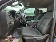 ✅ 2023 Chevrolet Silverado 2500HD Custom • VIN: 1GC4YME7XPF255902 • Lot: 63294405. Wystawiony na Copart z przebiegiem 63 199 mil. Bezpłatny archiwum sprzedaży aukcyjnych z USA i szczegółowy raport historii pojazdu na DreamBid. Zdjęcie 7.