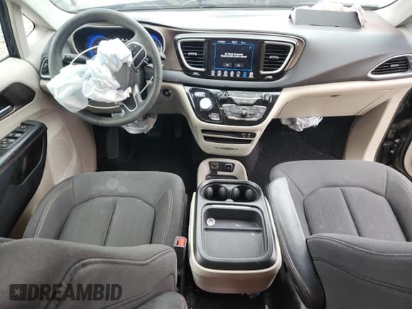 ✅ 2018 Chrysler Pacifica Touring Plus • VIN: 2C4RC1FG5JR261687 • Lot: 90788005. Wystawiony na Copart z przebiegiem 110 091 mil. Bezpłatny archiwum sprzedaży aukcyjnych z USA i szczegółowy raport historii pojazdu na DreamBid. Zdjęcie 8.