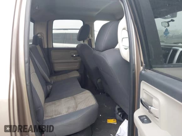 ✅ 2010 Dodge 1500 ST • VIN: 1D7RV1GP4AS225731 • Lot: 41317216. Wystawiony na IAAI z przebiegiem 235 604 mil. Bezpłatny archiwum sprzedaży aukcyjnych z USA i szczegółowy raport historii pojazdu na DreamBid. Zdjęcie 8.