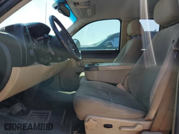 ✅ 2010 Chevrolet Silverado 1500 • VIN: 1GCSCSE29AZ252168 • Лот: 53297045. Опубликован ранее на Copart с пробегом 256 798 миль. Бесплатный доступ к архиву аукционных продаж из США и подробный отчёт об истории автомобиля на DreamBid. Изображение 7.