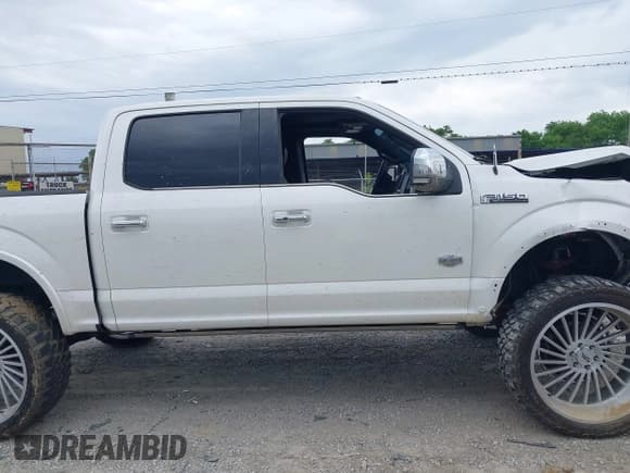 ✅ 2015 Ford F-150 XLT • VIN: 1FTEW1EF5FFC35412 • Lot: 42054204. Wystawiony na IAAI z przebiegiem 144 891 mil. Bezpłatny archiwum sprzedaży aukcyjnych z USA i szczegółowy raport historii pojazdu na DreamBid. Zdjęcie 12.