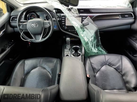 2020 Toyota Camry Hybrid XLE z VIN 4T1F31AK0LU525138, wystawiony jako Copart lot #80226425 z przebiegiem 131 550 mil mil oraz Szkoda całkowita • Salvage title. Historia ofert i sprzedaży dostępna na DreamBid. Obrazek 8.