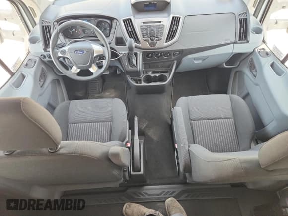 ✅ 2016 Ford Transit XL • VIN: 1FBVU4XG1GKA11130 • Lot: 61635755. Wystawiony na Copart z przebiegiem 18 564 mil. Bezpłatny archiwum sprzedaży aukcyjnych z USA i szczegółowy raport historii pojazdu na DreamBid. Zdjęcie 8.