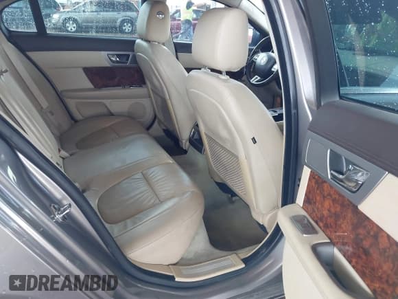 ✅ 2011 Jaguar XF • VIN: SAJWA0FB9BLS09353 • Lot: 42672637. Listed on IAAI with 121,019 mi. Free auction sales archive from the USA and detailed vehicle history report at DreamBid. Image 8.