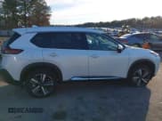 ✅ 2023 Nissan Rogue SL • VIN: 5N1BT3CB9PC881218 • Lot: 43811225. Wystawiony na IAAI z przebiegiem 10 972 mil. Bezpłatny archiwum sprzedaży aukcyjnych z USA i szczegółowy raport historii pojazdu na DreamBid. Zdjęcie 13.
