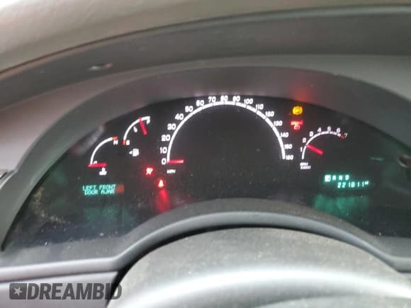 ✅ 2005 Chrysler Pacifica Touring • VIN: 2C8GM684X5R246000 • Lot: 85584645. Wystawiony na Copart z przebiegiem 221 811 mil. Bezpłatny archiwum sprzedaży aukcyjnych z USA i szczegółowy raport historii pojazdu na DreamBid. Zdjęcie 9.