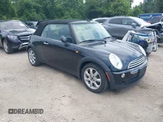 ✅ 2008 MINI Convertible • VIN: WMWRF33578TG18618 • Lot: 42737477. Wystawiony na IAAI z przebiegiem 96 478 mil. Bezpłatny archiwum sprzedaży aukcyjnych z USA i szczegółowy raport historii pojazdu na DreamBid. Zdjęcie 1.
